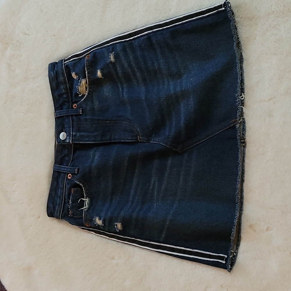 Abercrombie Zoe Natural Rise A-Line Distressed Dark Wash Denim Mini Skirt